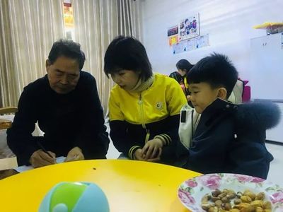 携手同行 共育未来——‘走进家庭 携手育人’大家访活动暨家庭教育咨询服务